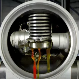 Why does a hydraulic cylinder leak down?