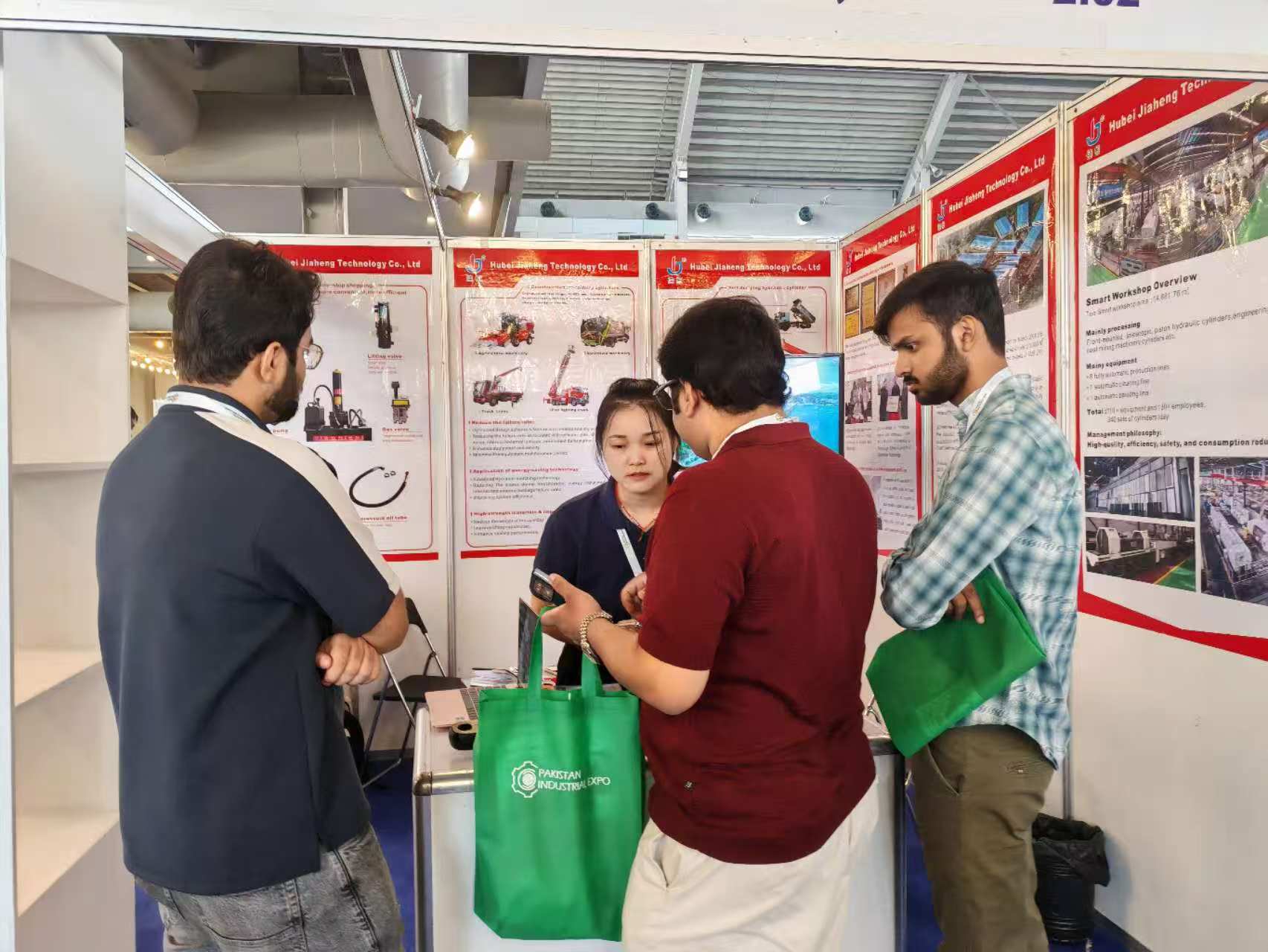 Hubei Jia Heng Technology Co., Ltd. Makes a Striking Debut at Pakistan Construction Machinery Exhibition